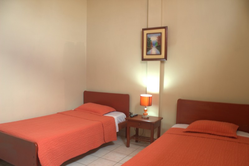 HOTEL SUITES COSTA DE ORO