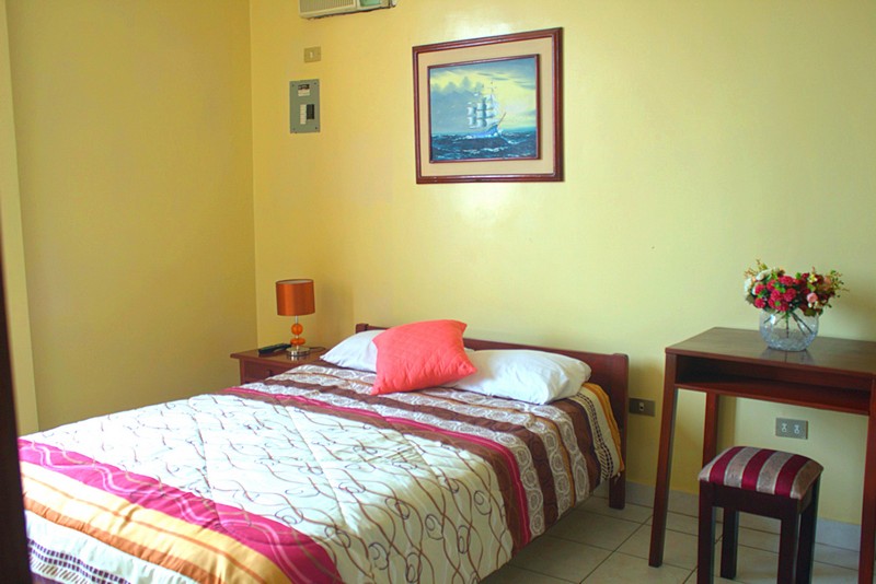 HOTEL SUITES COSTA DE ORO